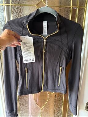 LULULEMON DEFINE CROPPED athletica Black Zip-Up Jacket with Gold Zippers